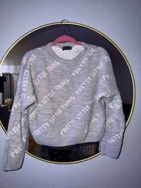 PrettyLittleThing Light Gray Logo Knit Jumper